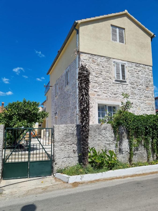 Apartmani Barbarosa Sveti Filip i Jakov Ngoại thất bức ảnh